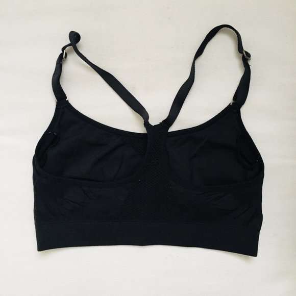 Under Armour Bundle Of 2 Sports Bras Size Medium - Picture 8 of 10